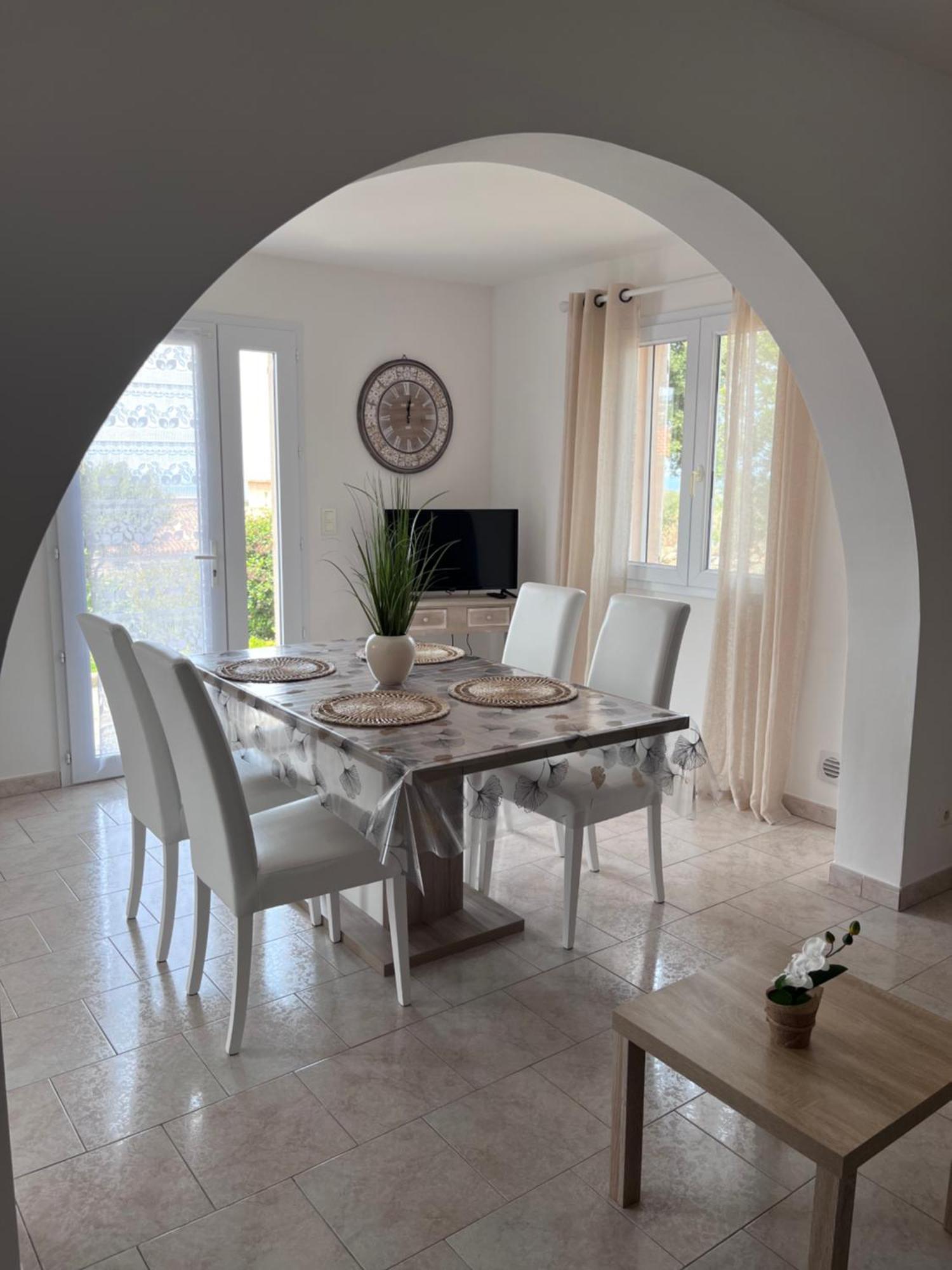 Appartement Rez De Villa Л'Иль-Рус Экстерьер фото